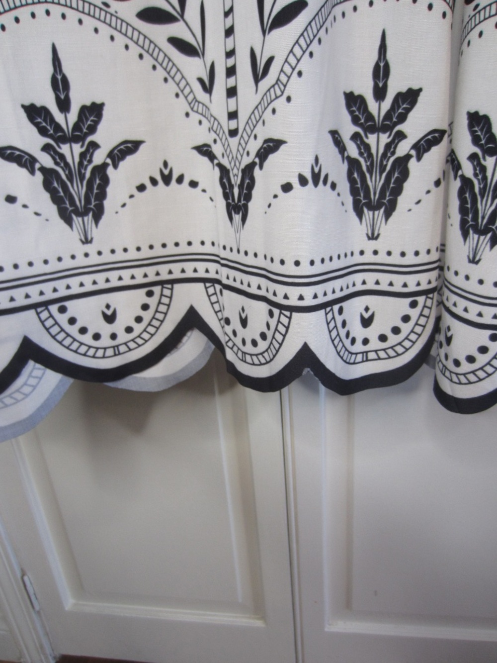 Commense Palm Print cut out cream midi dress - Size Medium - Picture 9 of 11